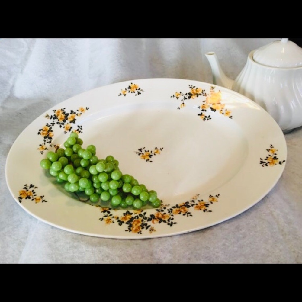 Victoria Oval Yellow Roses Platter